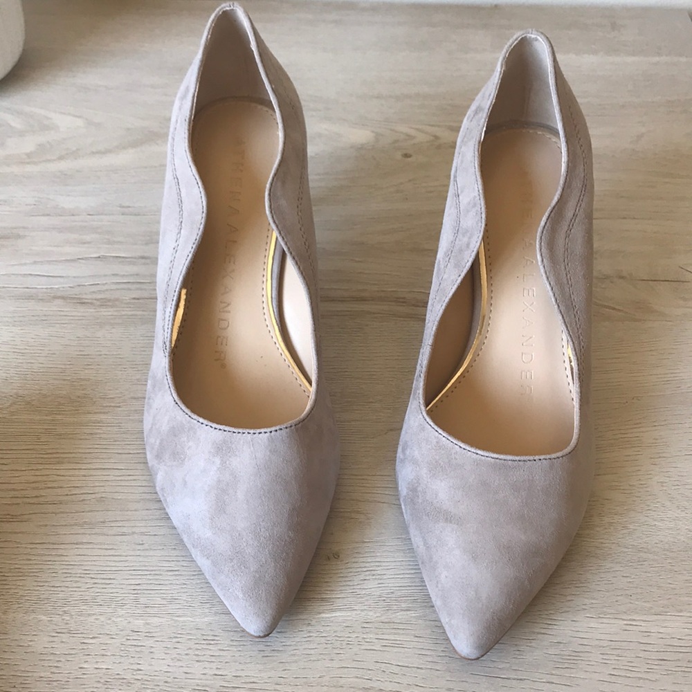 NWOT Athena Alexander Suede Pumps